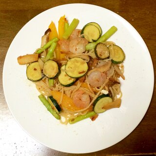 野菜を茹でて、炒めて作るパスタ